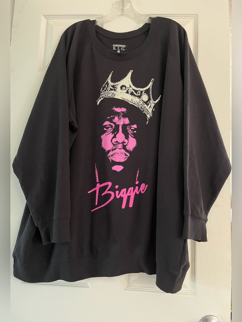 Biggie Graphic Crewneck Sweater in Black & Pink size 5x